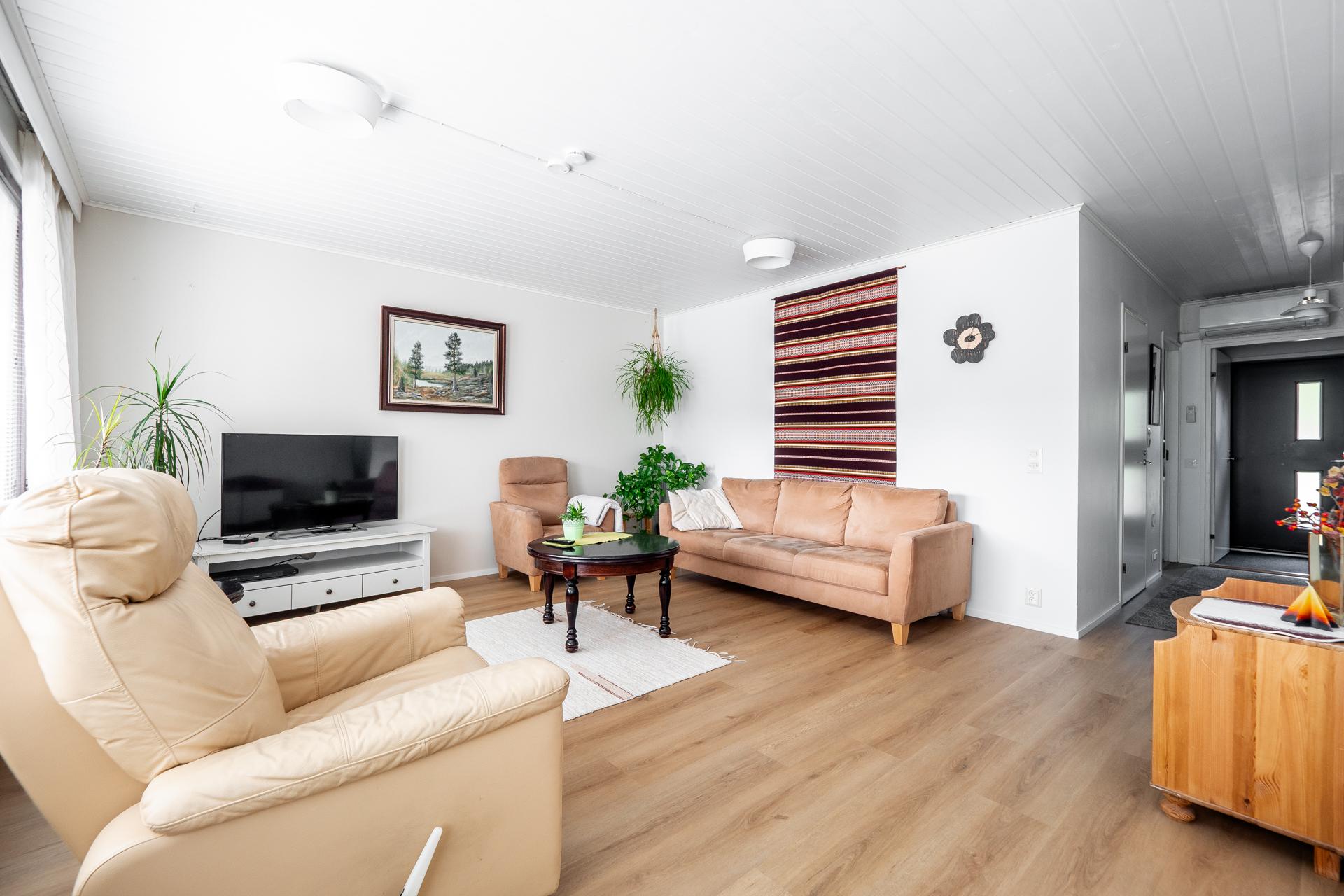 Välitie 2-4, Ristisuo, Kempele