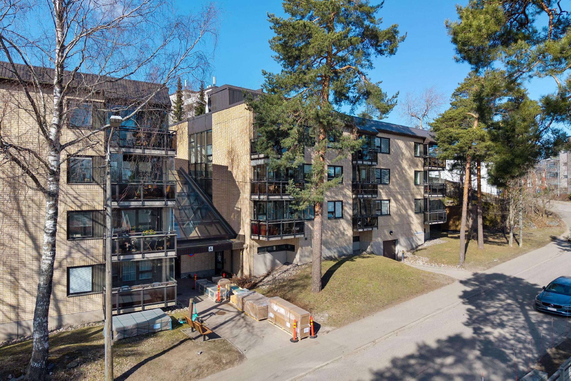 Kyläkirkontie 6-10, Pitäjänmäki, Helsinki