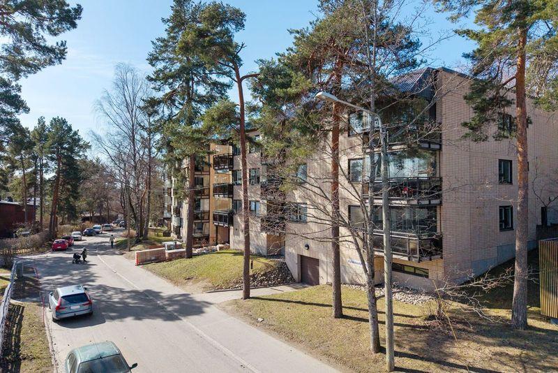 Kyläkirkontie 6-10, Pitäjänmäki, Helsinki