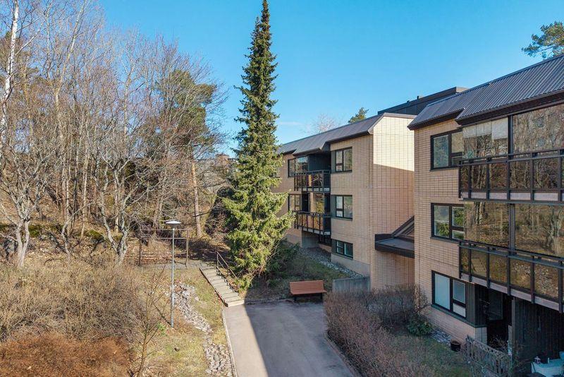 Kyläkirkontie 6-10, Pitäjänmäki, Helsinki