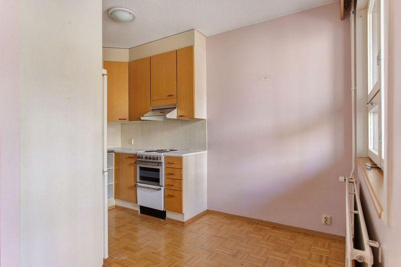 Kyläkirkontie 6-10, Pitäjänmäki, Helsinki