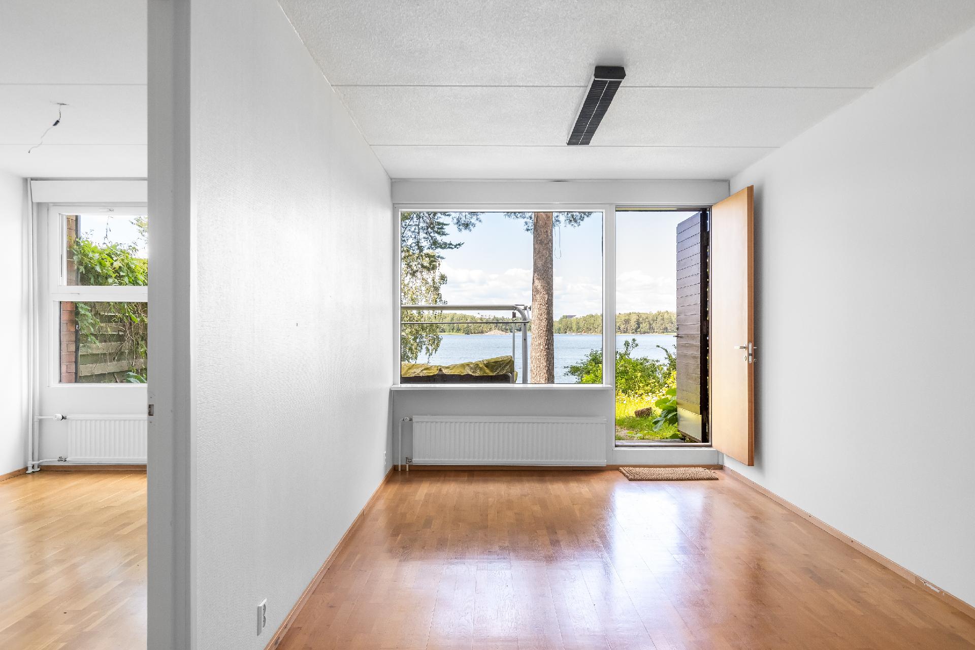 Myös makuuhuoneista merinäköalat