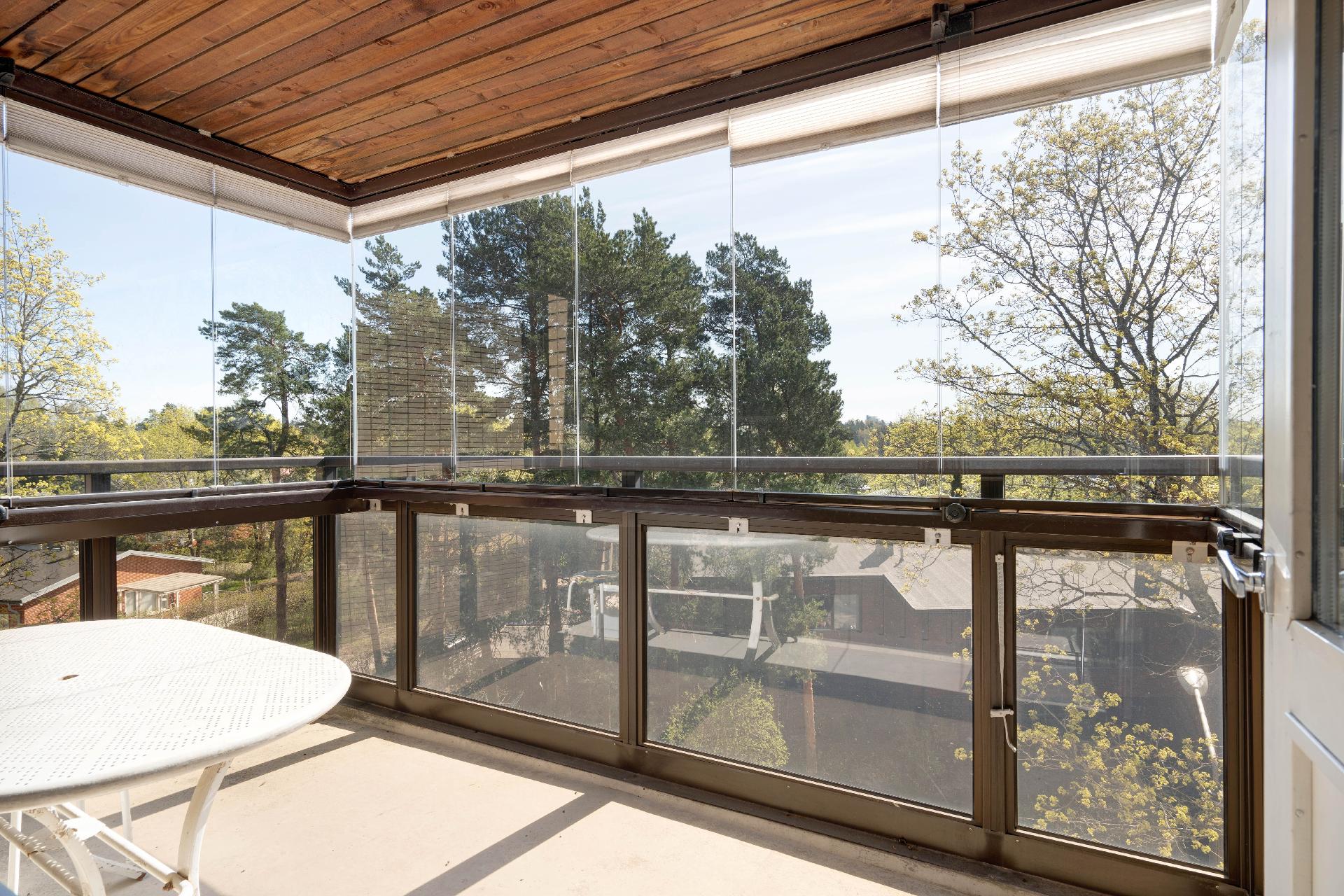 Kyläkirkontie 6-10, Pitäjänmäki, Helsinki