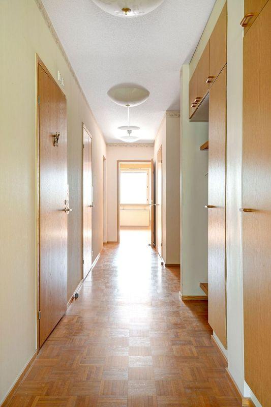 Kyläkirkontie 6-10, Pitäjänmäki, Helsinki