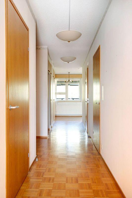 Kyläkirkontie 6-10, Pitäjänmäki, Helsinki