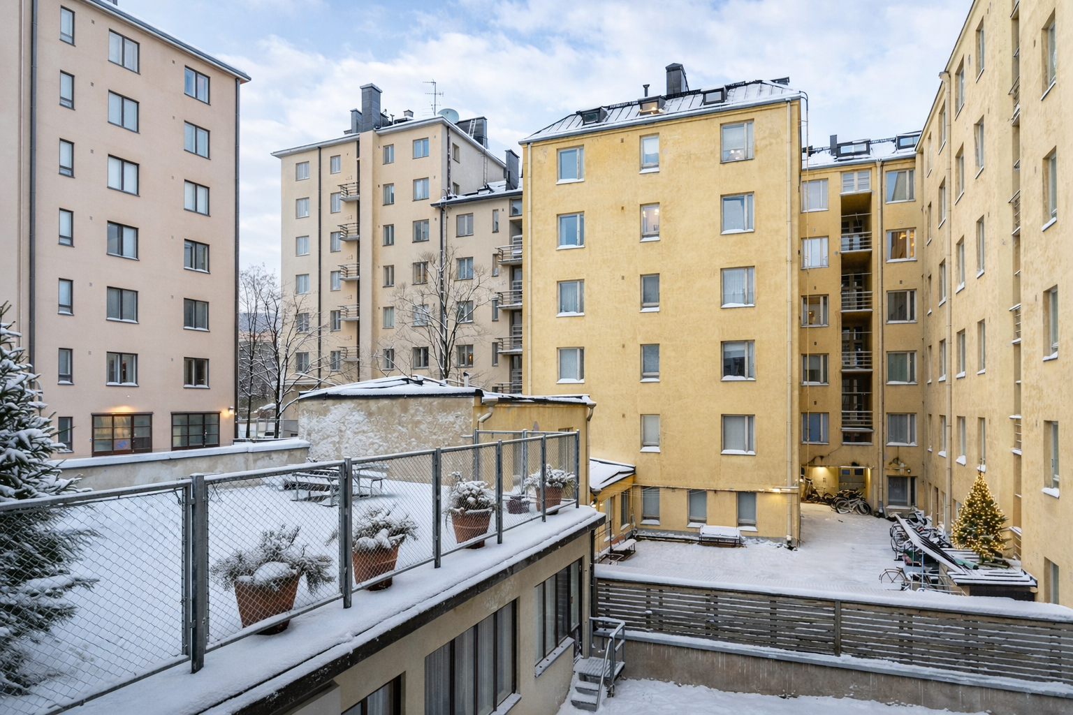 Näkymä sisäpihalle