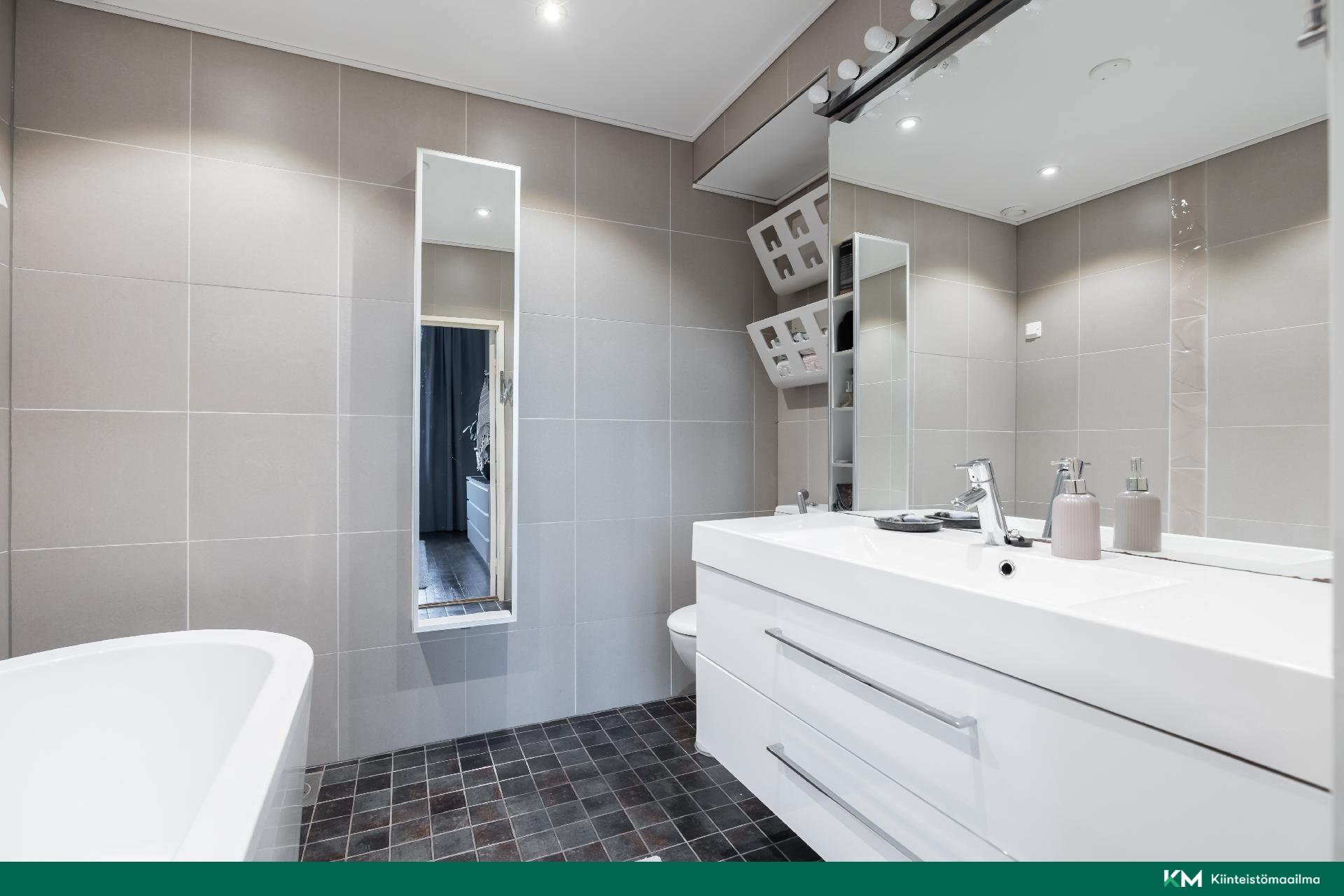 Satamakatu 9, Kotkansaari, Kotka