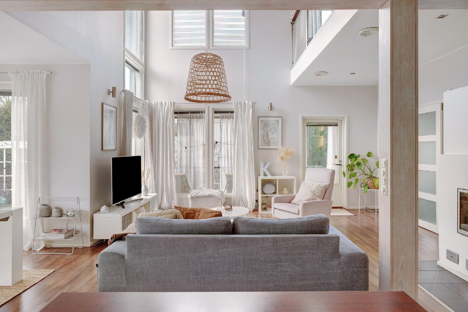 Opaalitie 8, Lasilaakso, Espoo