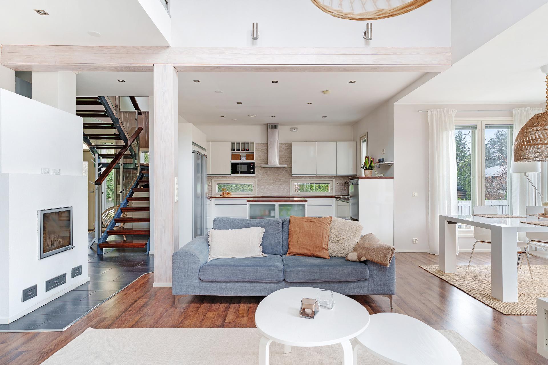 Opaalitie 8, Lasilaakso, Espoo