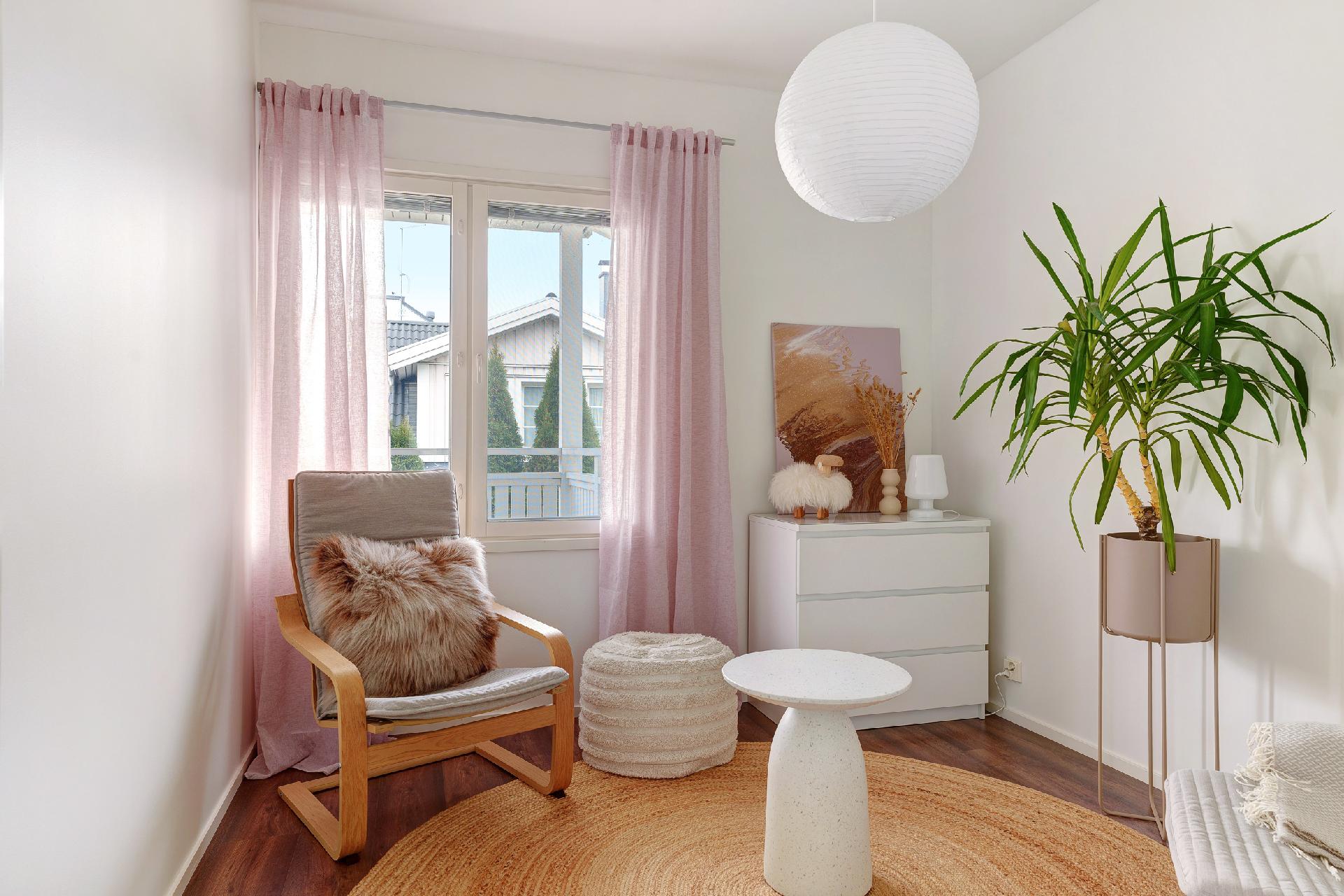 Opaalitie 8, Lasilaakso, Espoo