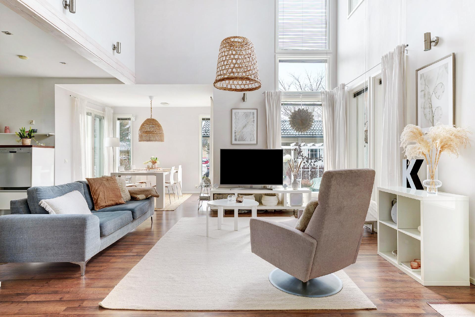 Opaalitie 8, Lasilaakso, Espoo