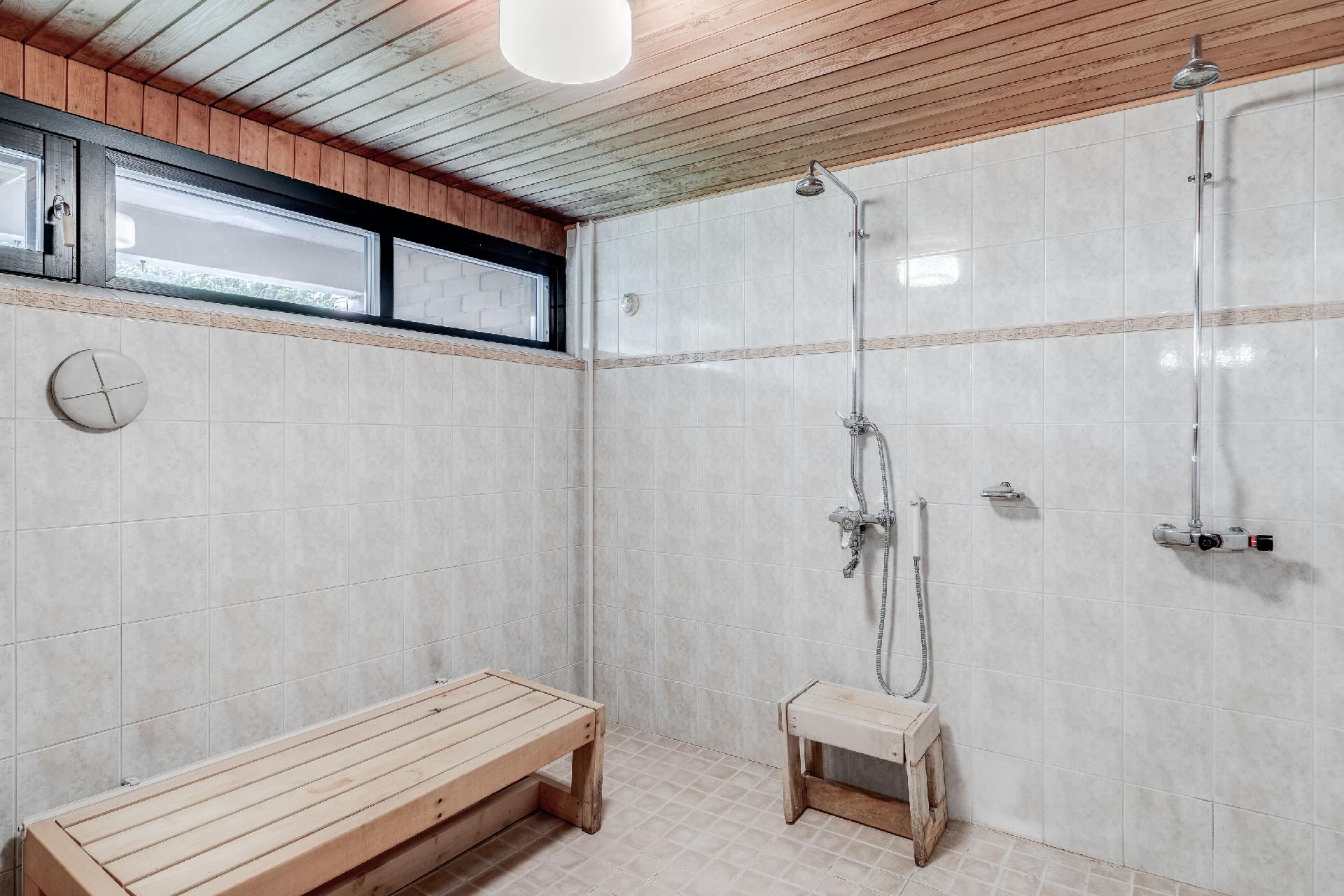 Välitalontie 23, Länsi-Pakila, Helsinki