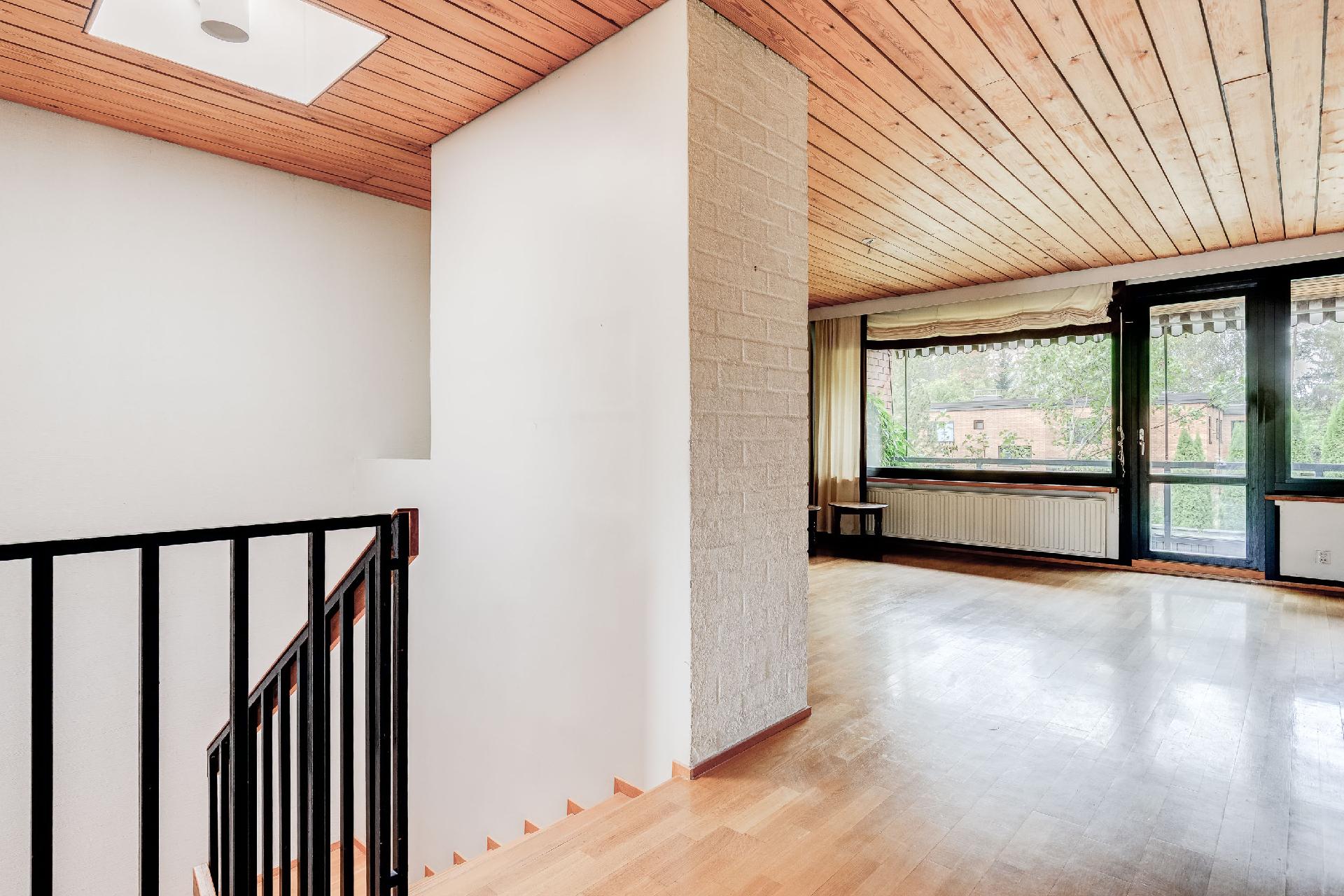 Välitalontie 23, Länsi-Pakila, Helsinki