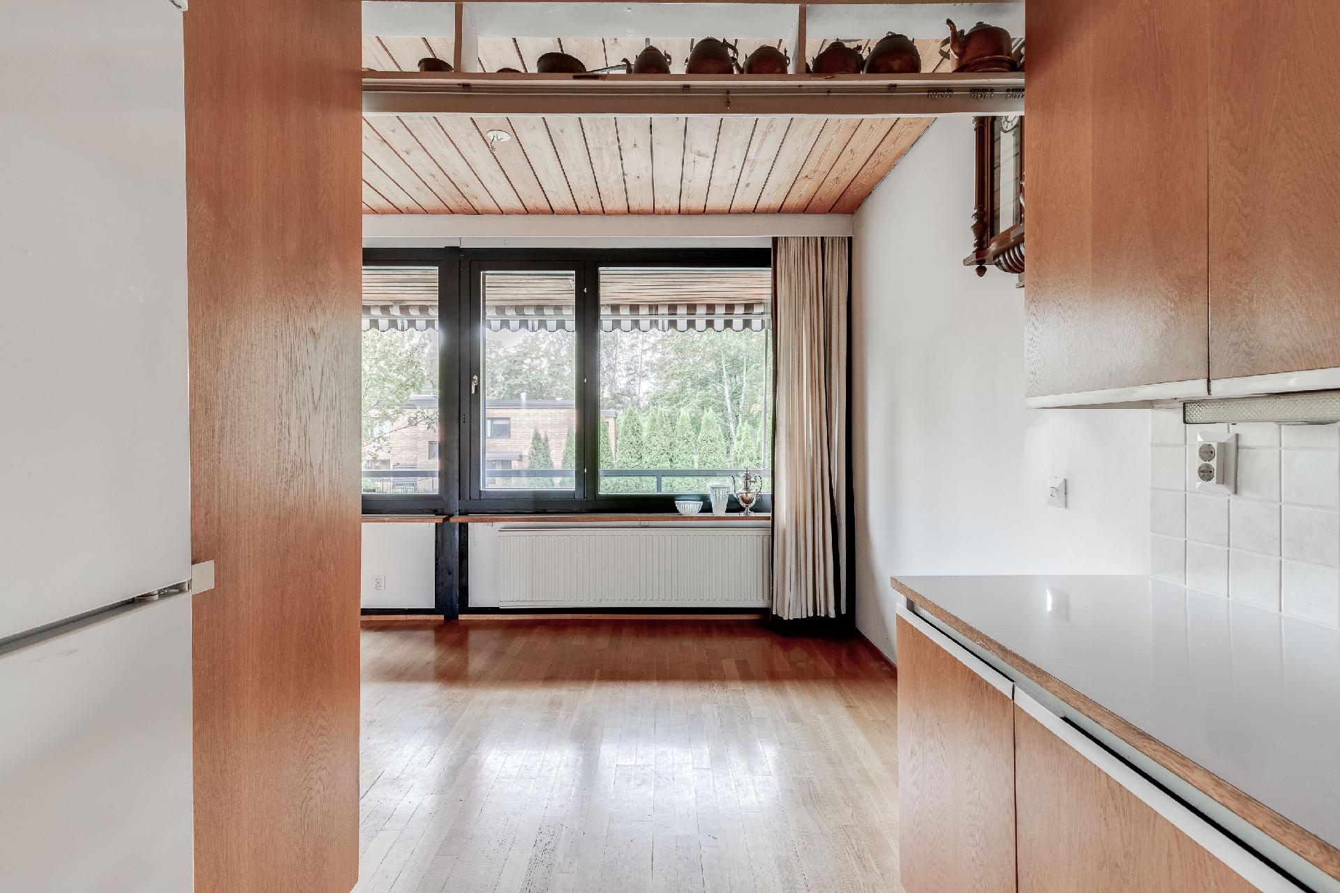 Välitalontie 23, Länsi-Pakila, Helsinki