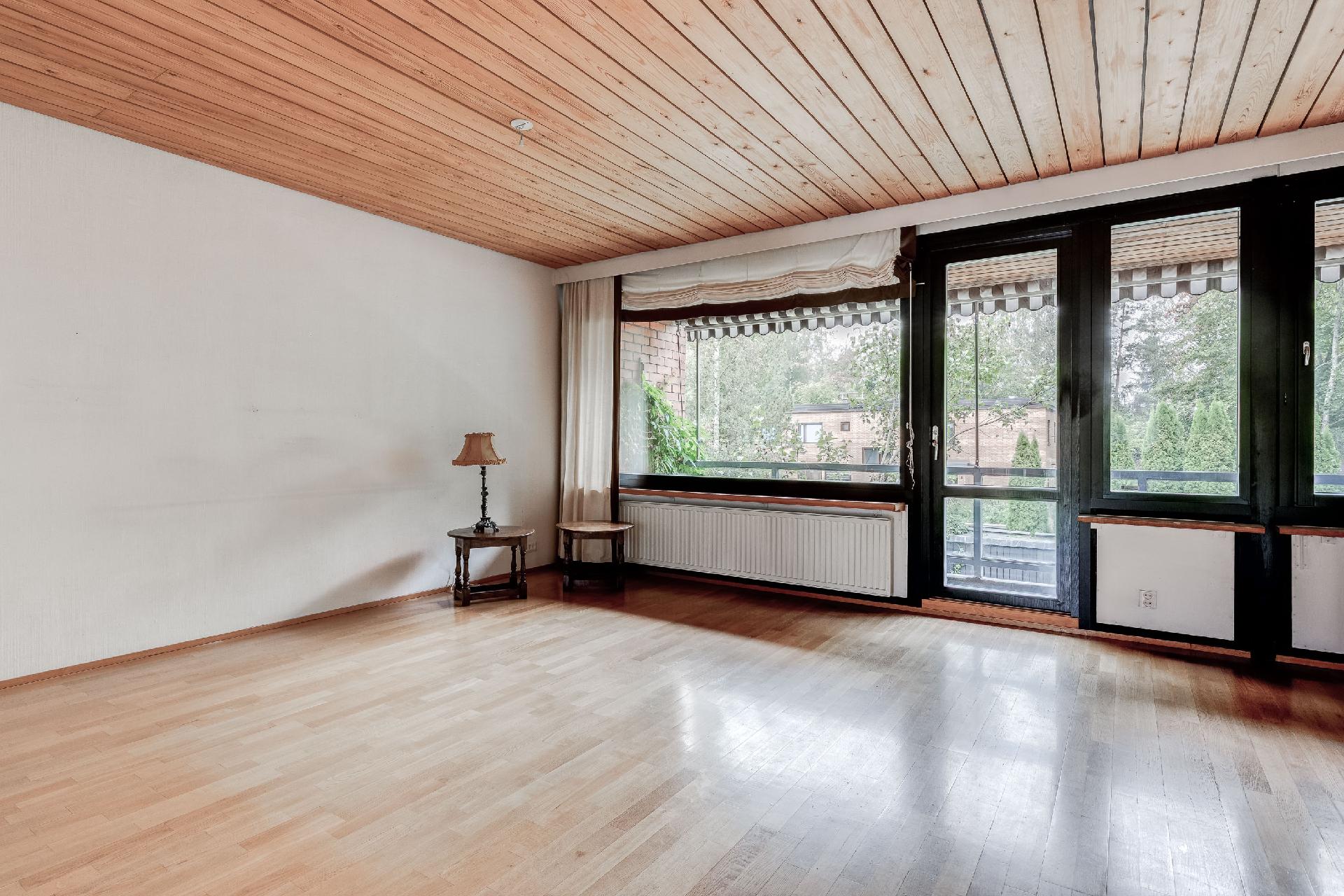 Välitalontie 23, Länsi-Pakila, Helsinki