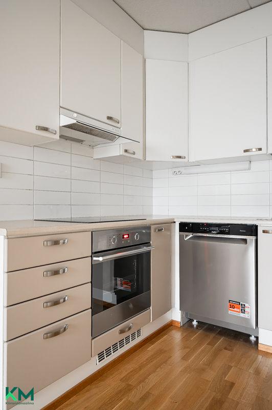 Töyrykatu 14, Paavola, Lahti