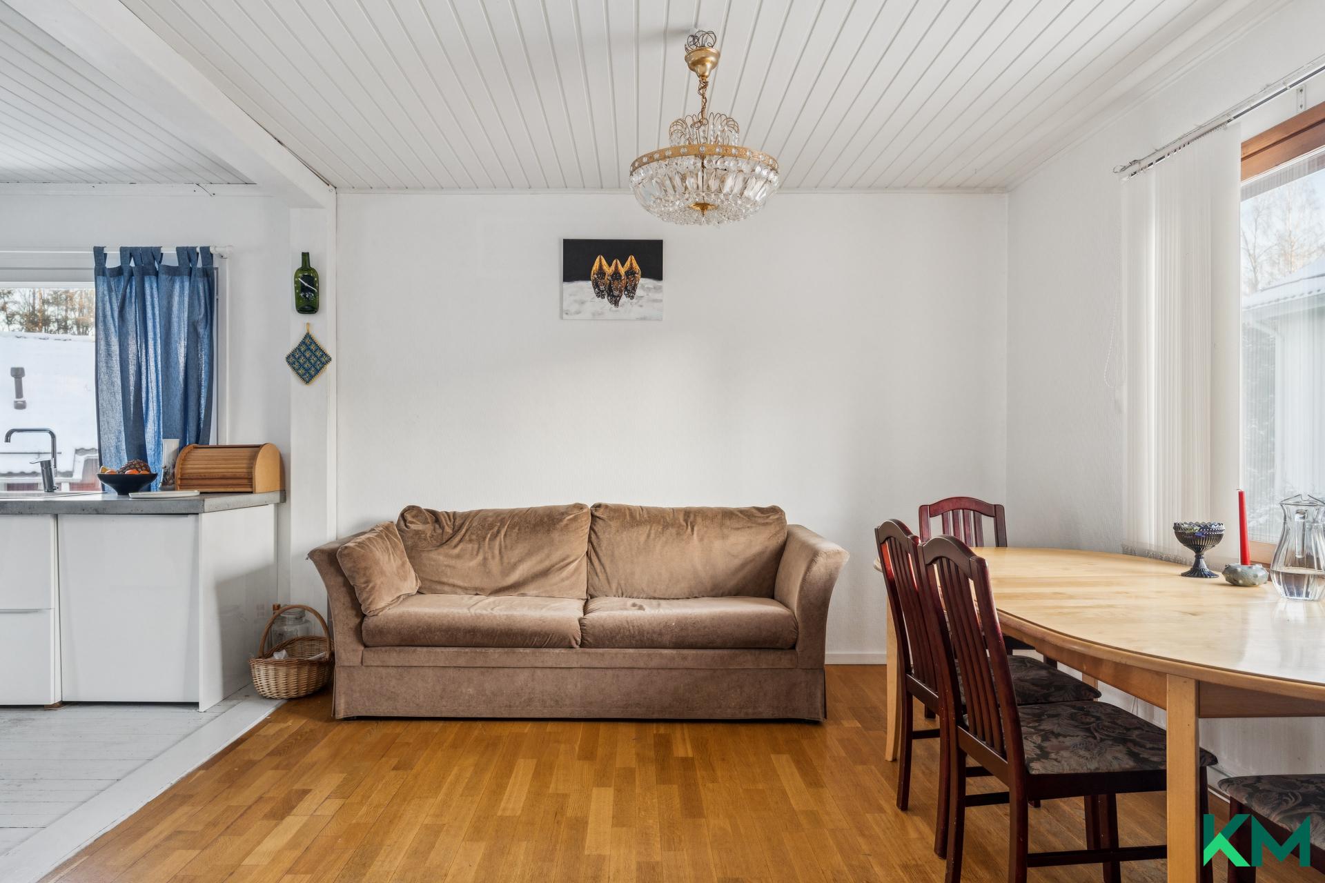 Rintamamiestalon ruokailutila