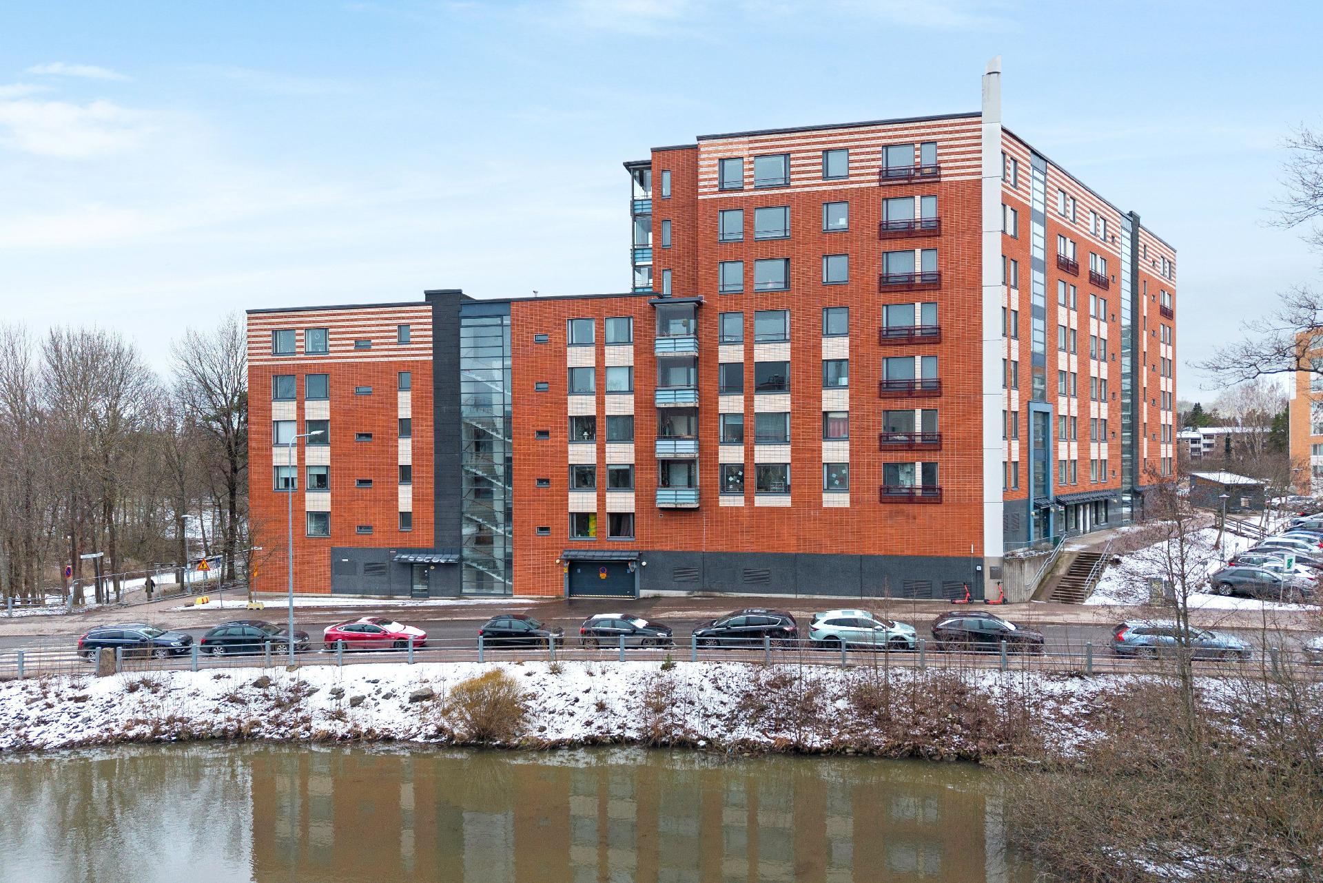 Strömbergintie 8, Pitäjänmäki, Helsinki