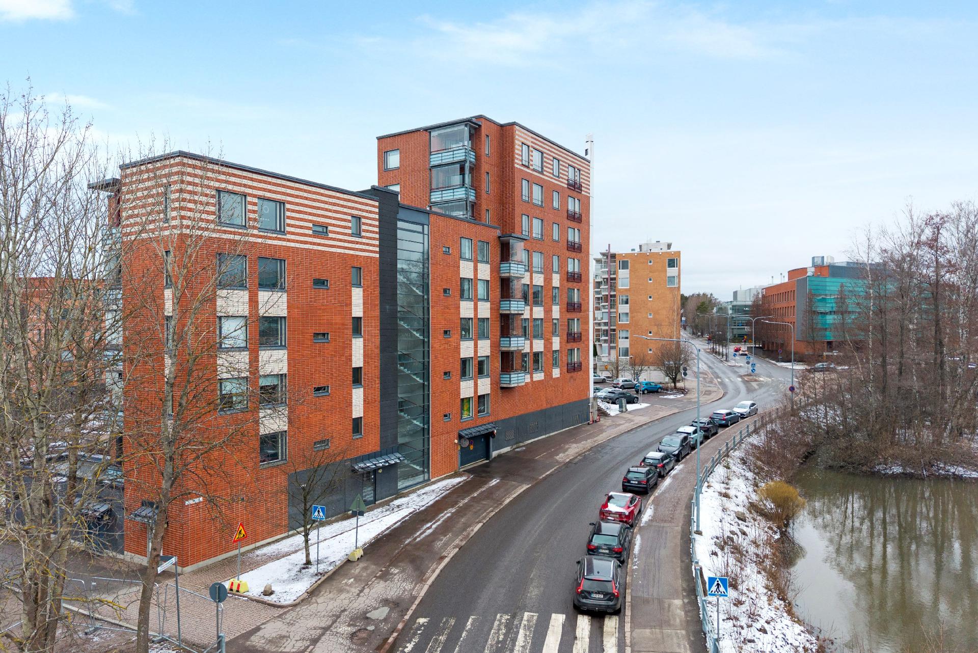 Strömbergintie 8, Pitäjänmäki, Helsinki