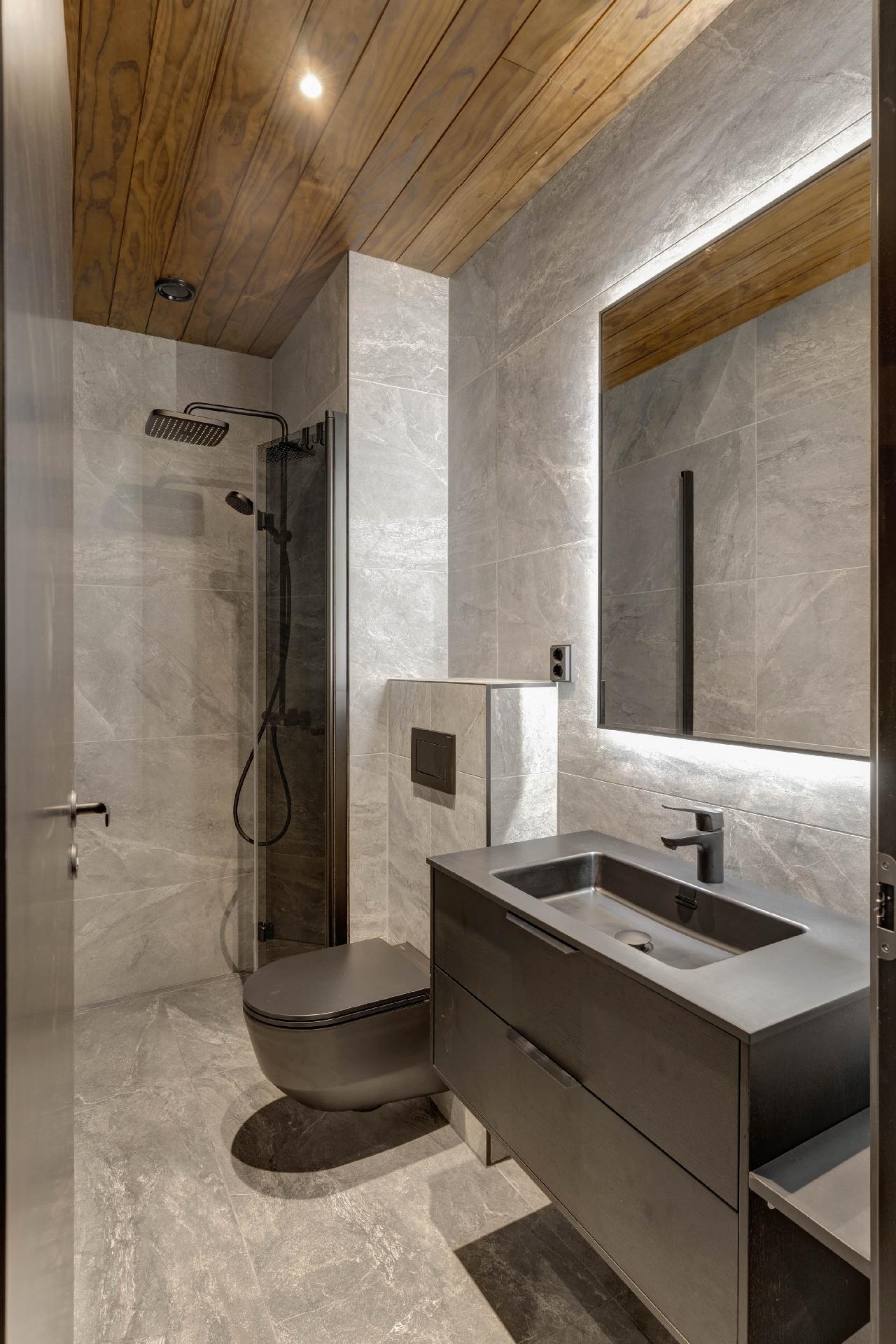 Päämakuuhuoneen yhteydessä oleva kph