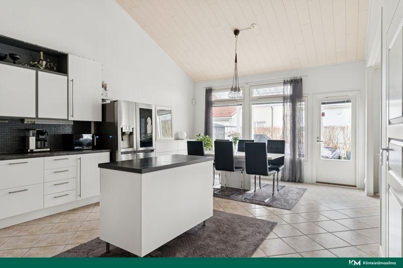 Hevossalmentie 22, Laajasalo, Helsinki