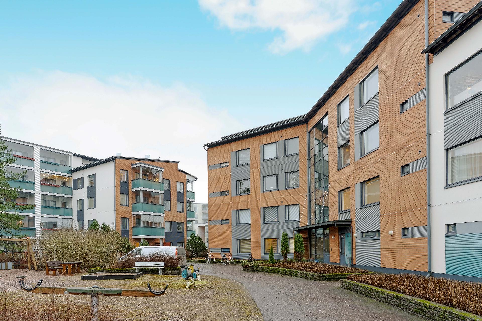 Viihtyisä pihapiiri