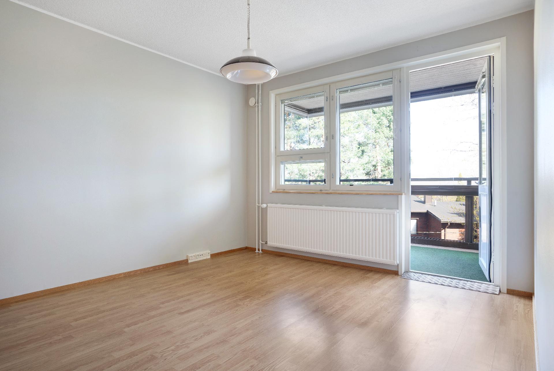 1. tilava makuuhuone