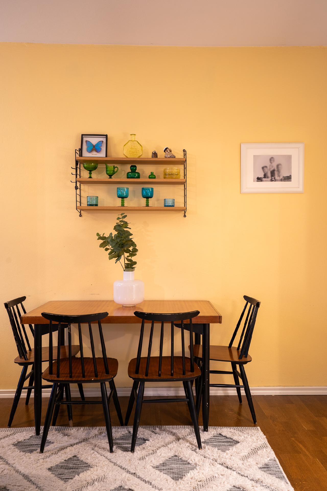 Olohuoneen ruokailutila