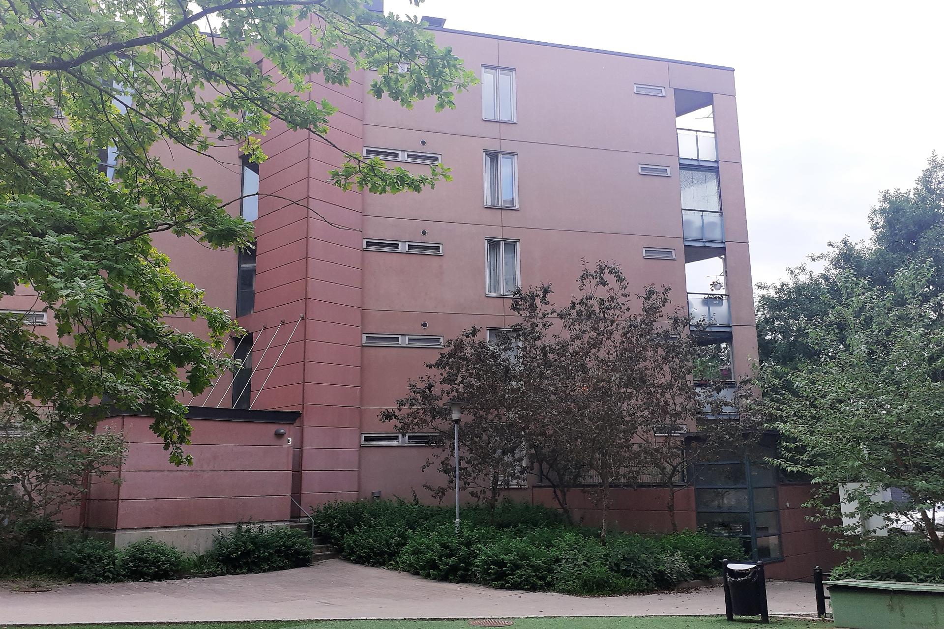 Julkisivu sisäpihan puolelta