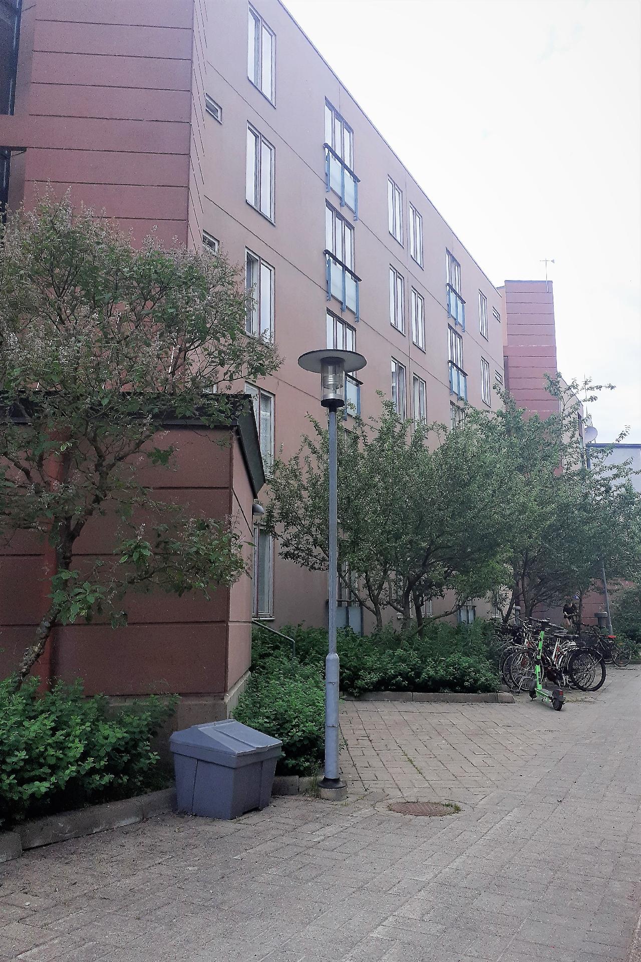 Julkisivu sisäpihan puolelta