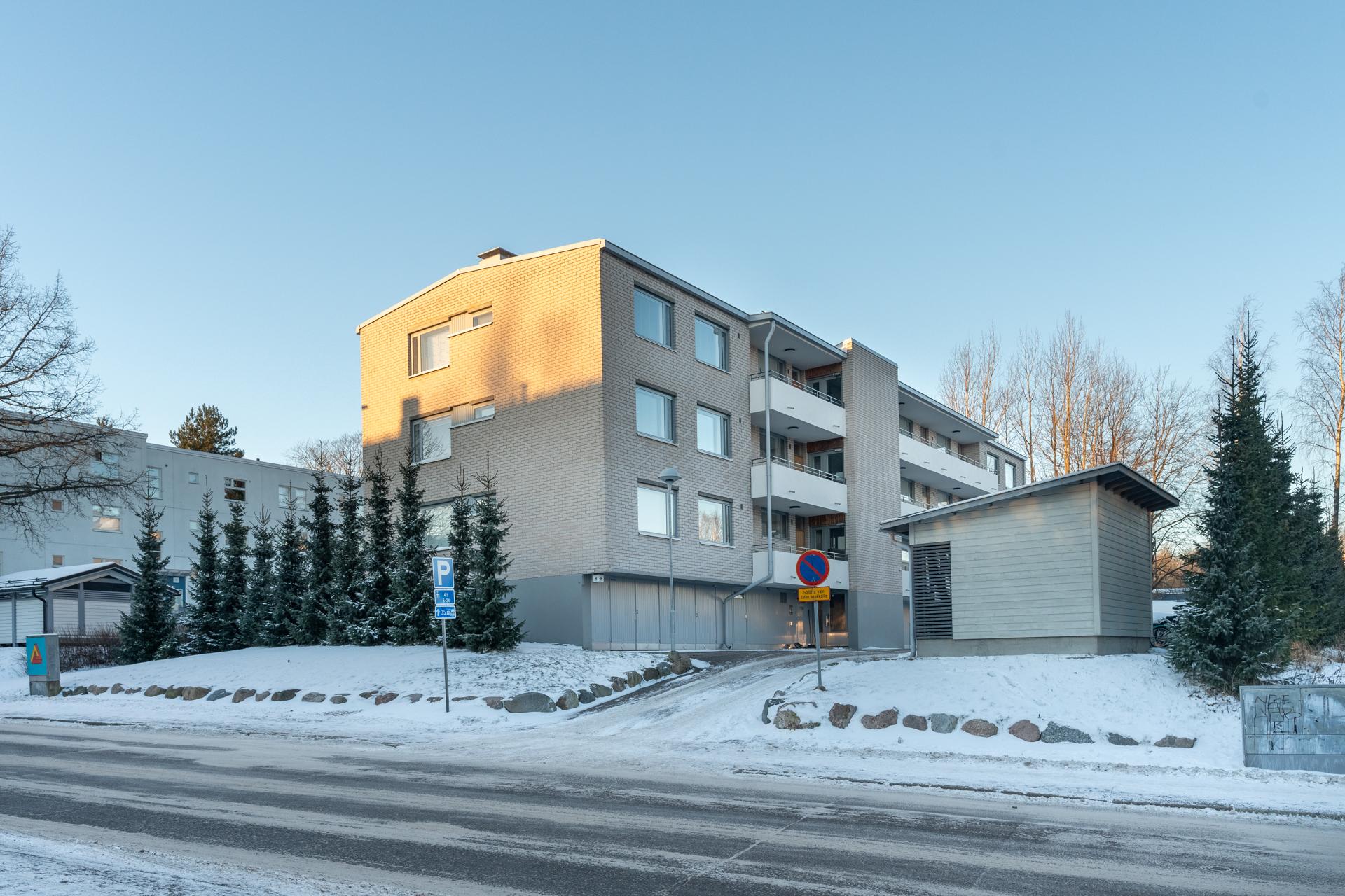 Jäkälätie 8, Tapanila, Helsinki