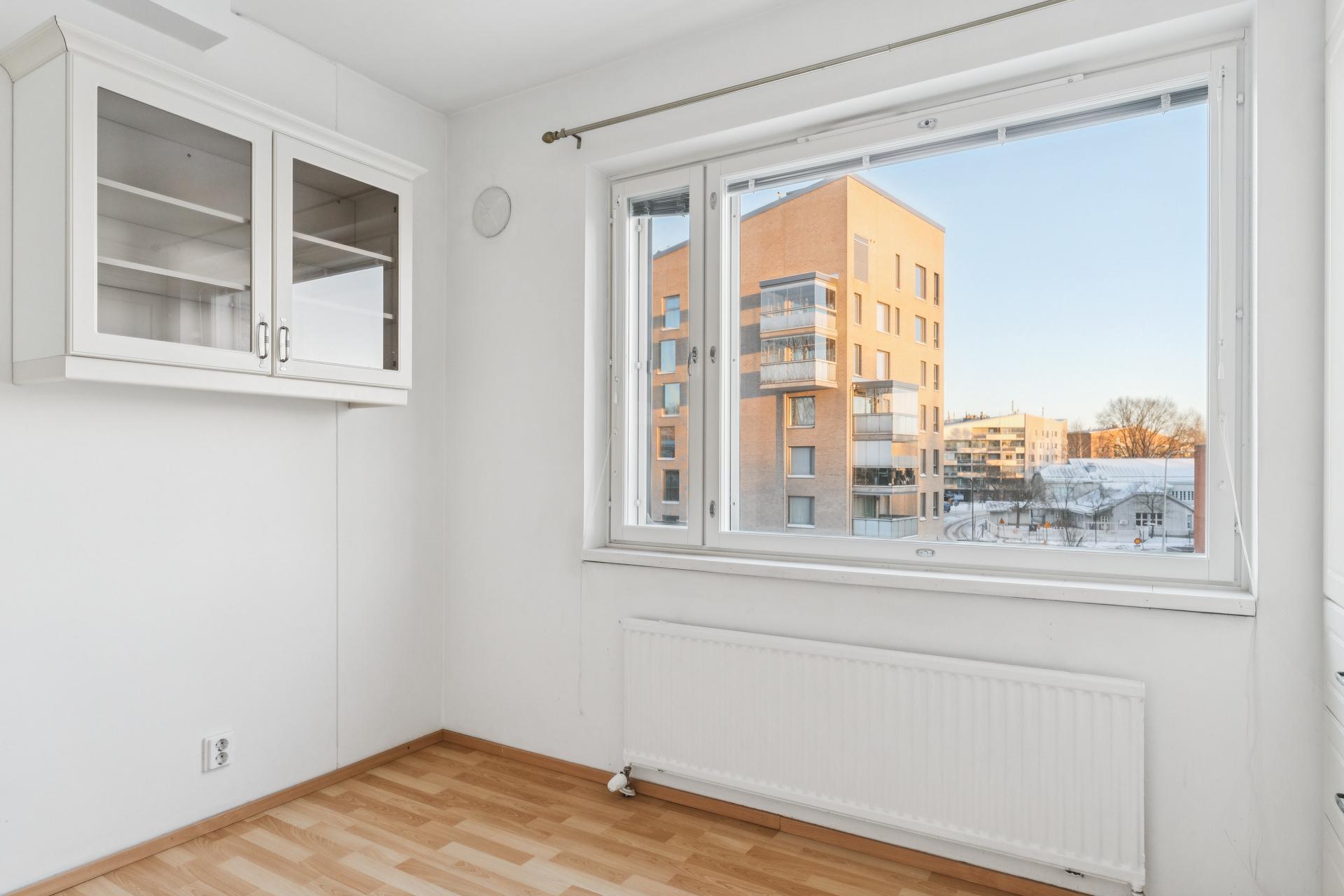 Jäkälätie 8, Tapanila, Helsinki