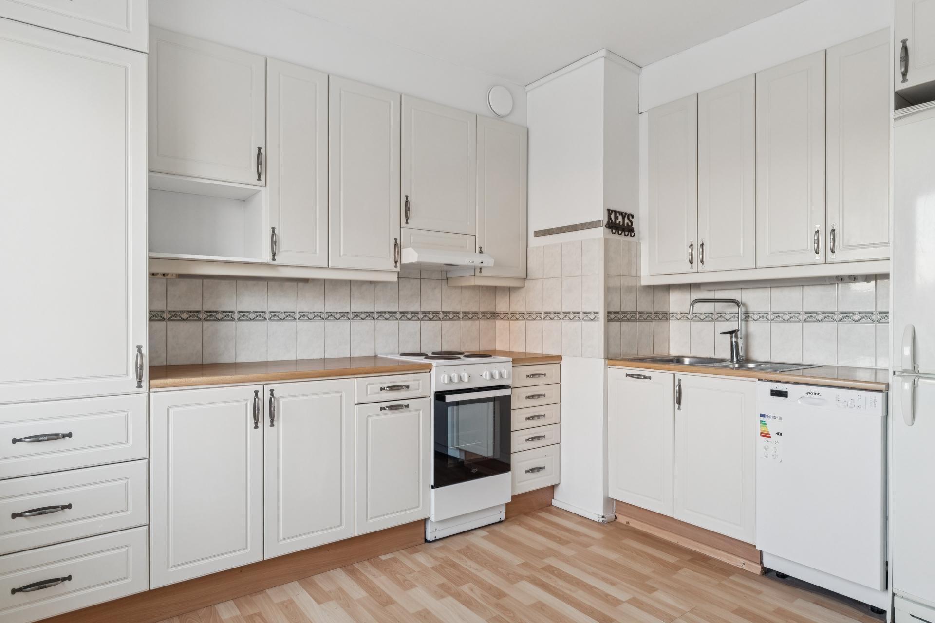 Jäkälätie 8, Tapanila, Helsinki