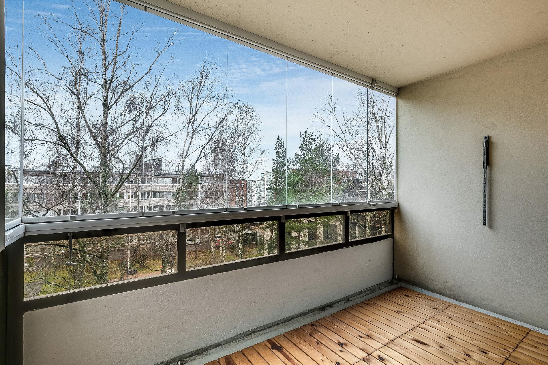 Itälahdenkatu 8, Lauttasaari, Helsinki