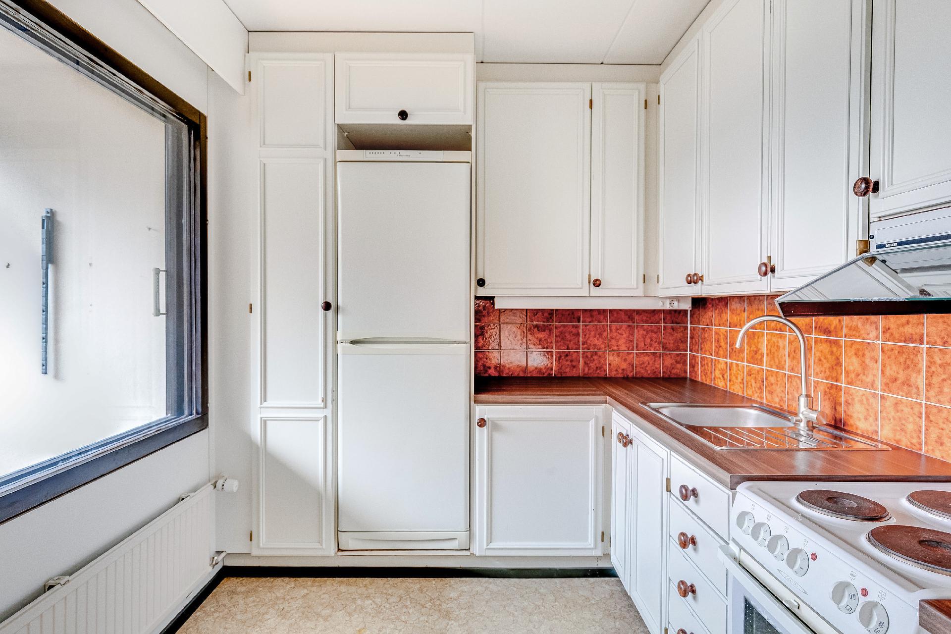 Itälahdenkatu 8, Lauttasaari, Helsinki