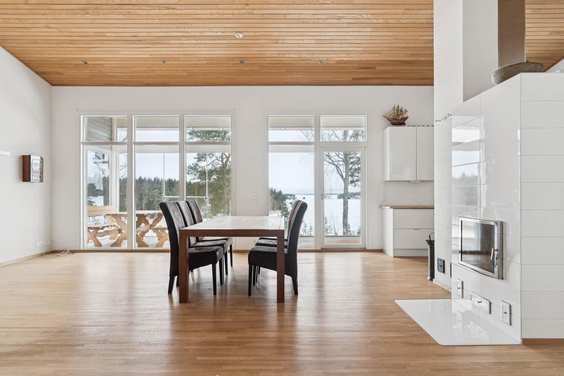 Heti sisään tullessa avautuu upea näkymä merelle