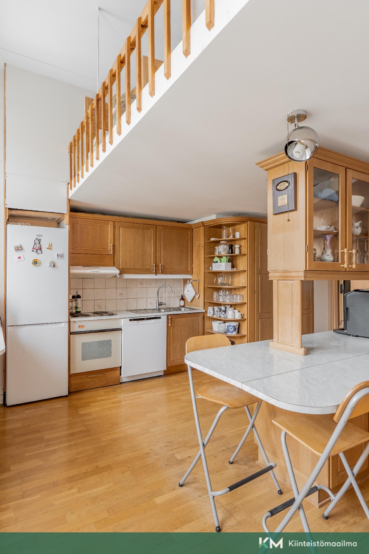 Keittiön yläpuolella parvi