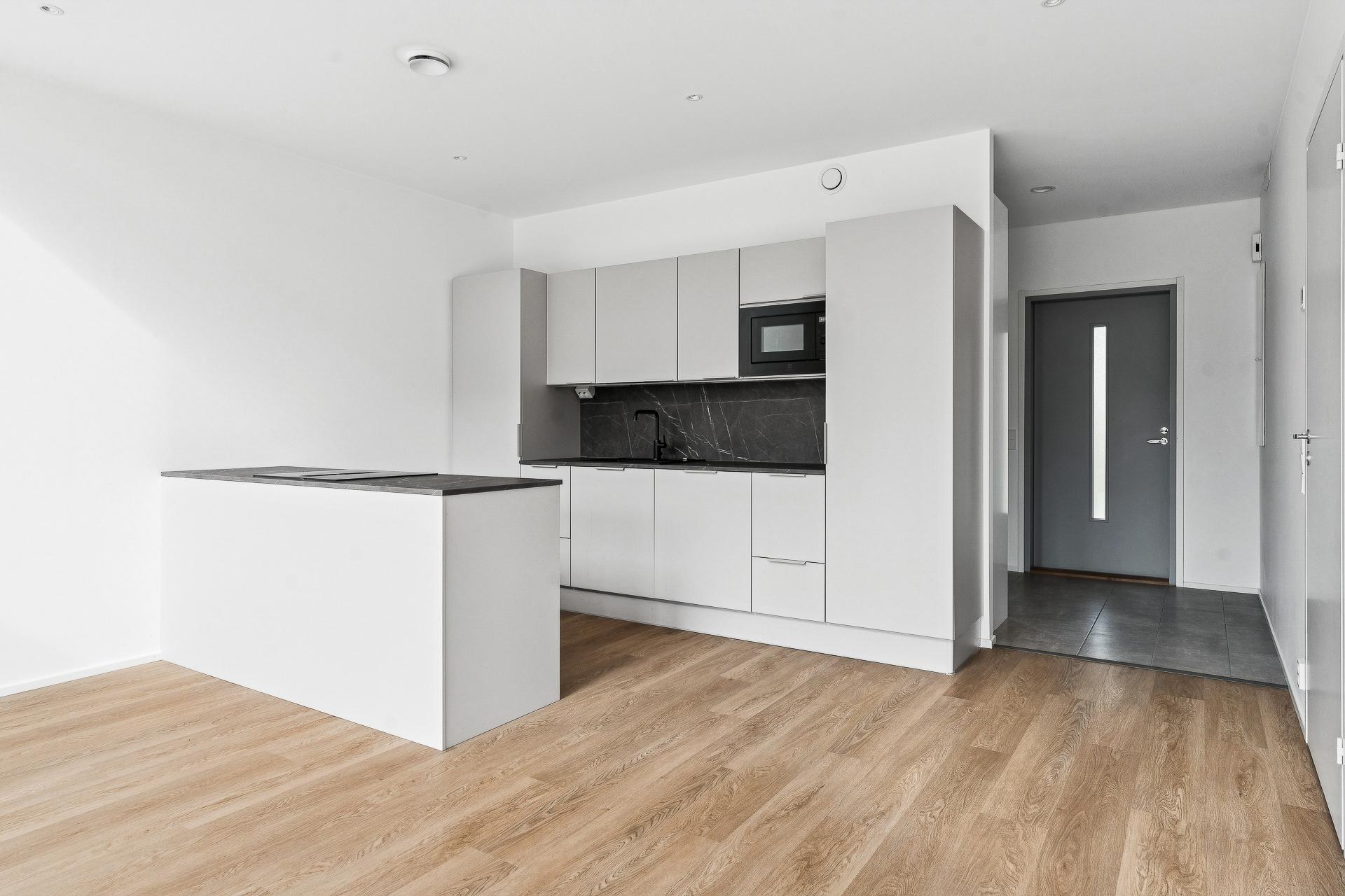 Keittiö, näkymä eteiseen