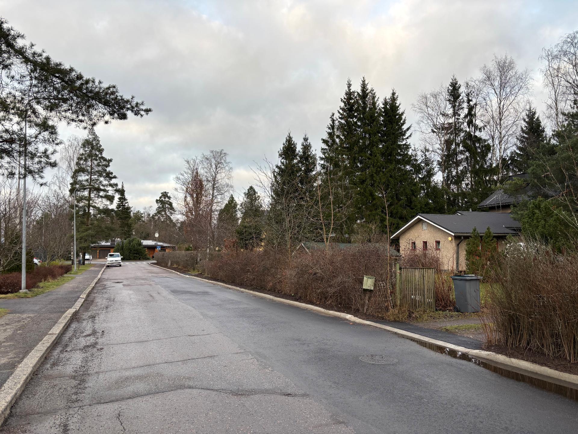 Ripusuonpolku 11, Länsi-Pakila, Helsinki