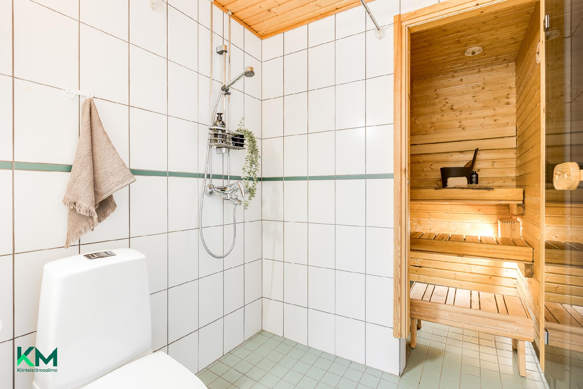 Rautatienkatu 44, Etu-Lyötty, Oulu