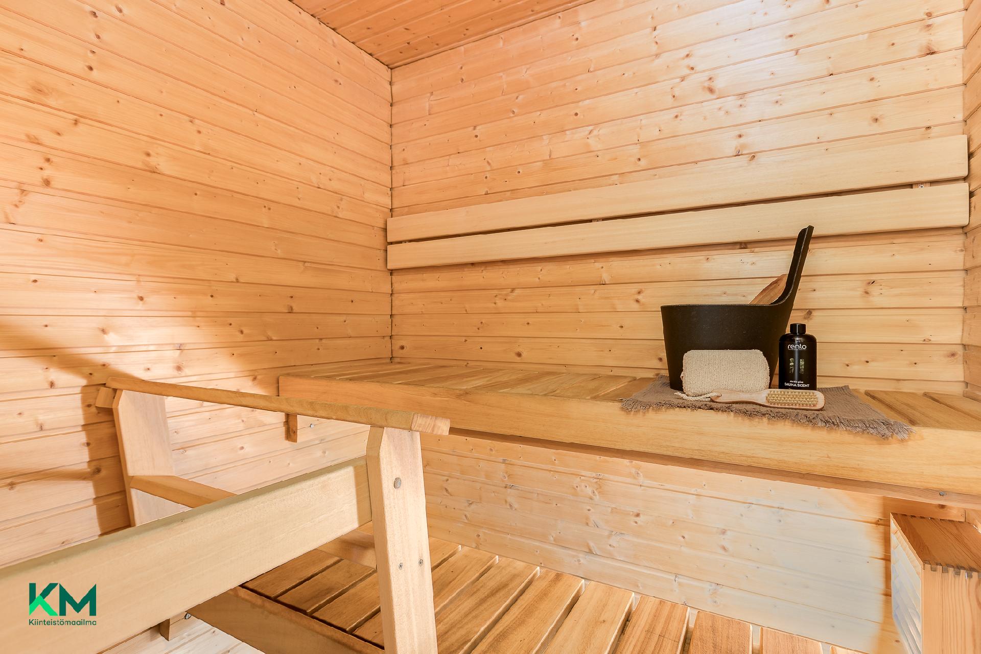 Rautatienkatu 44, Etu-Lyötty, Oulu