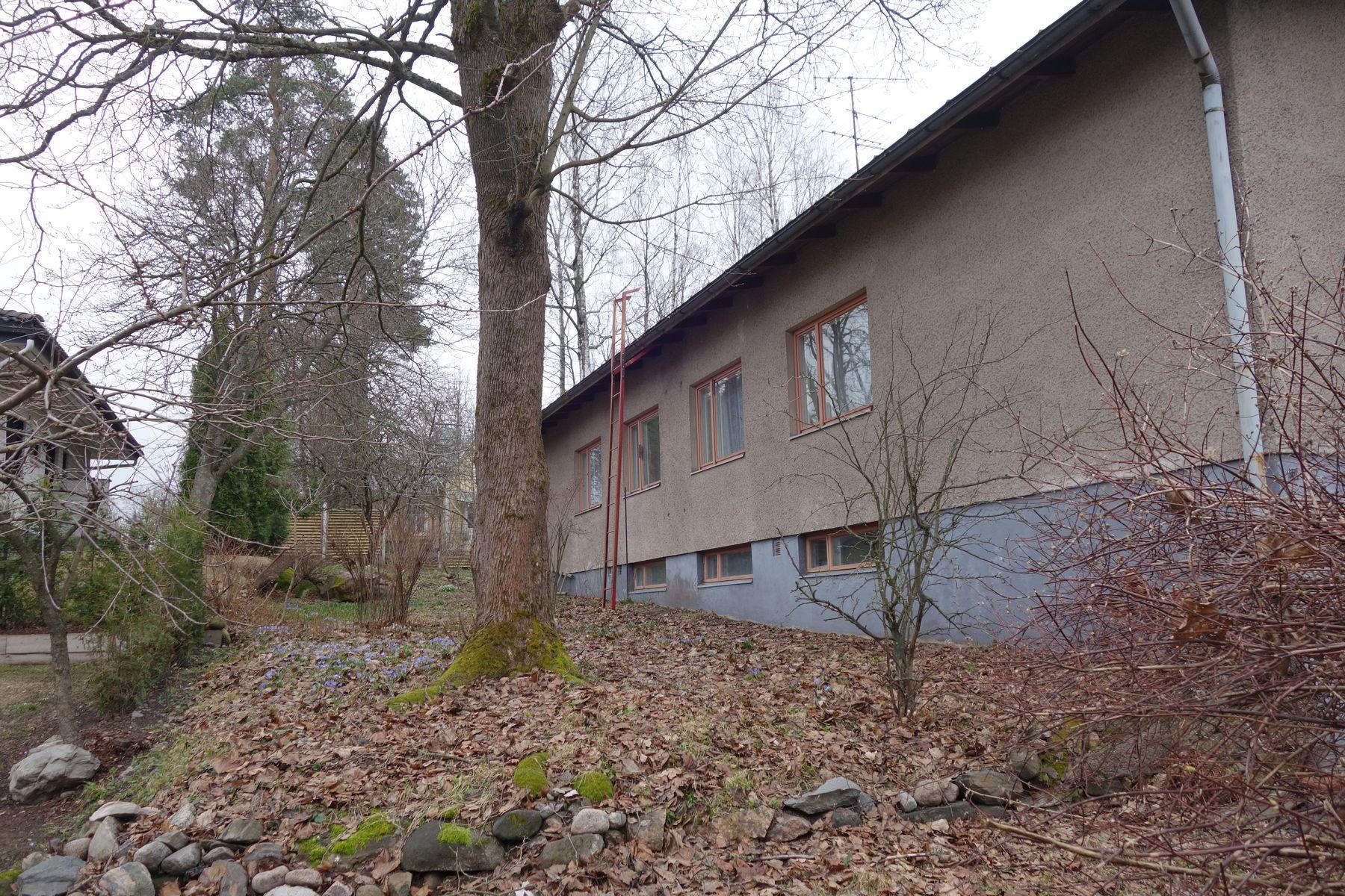 Taulutie 24, Itä-Pakila, Helsinki