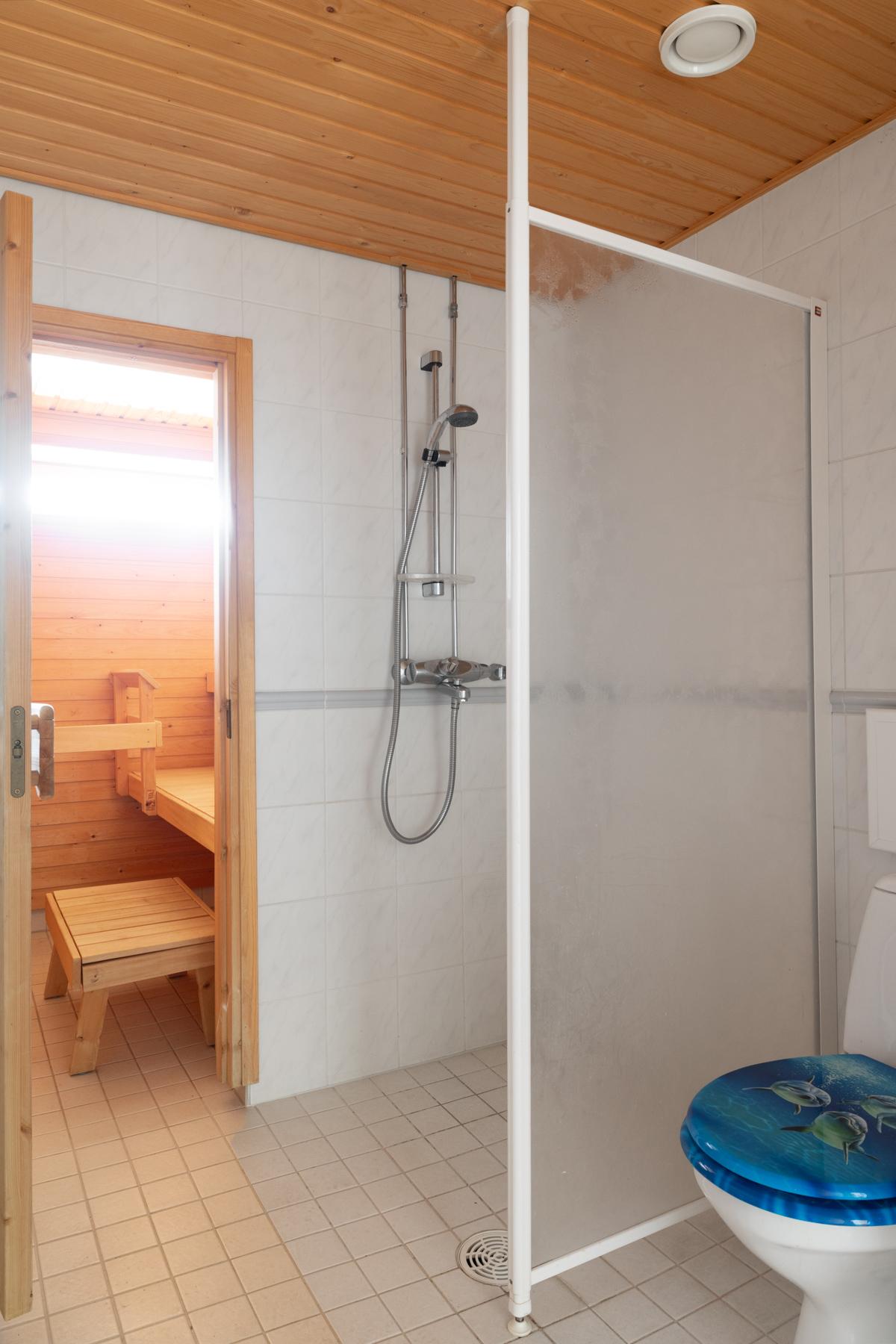 Kylpyhuone/wc ja sauna