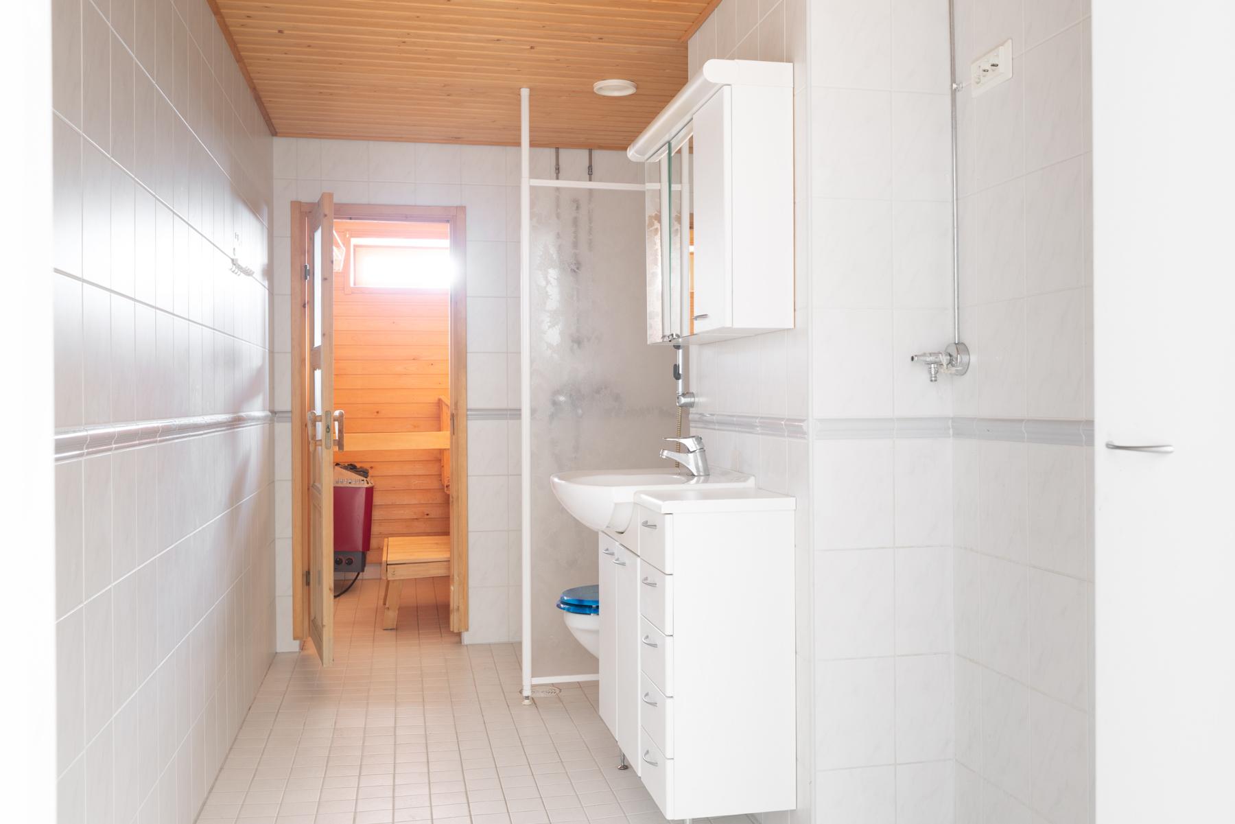 Kylpyhuone/wc ja sauna