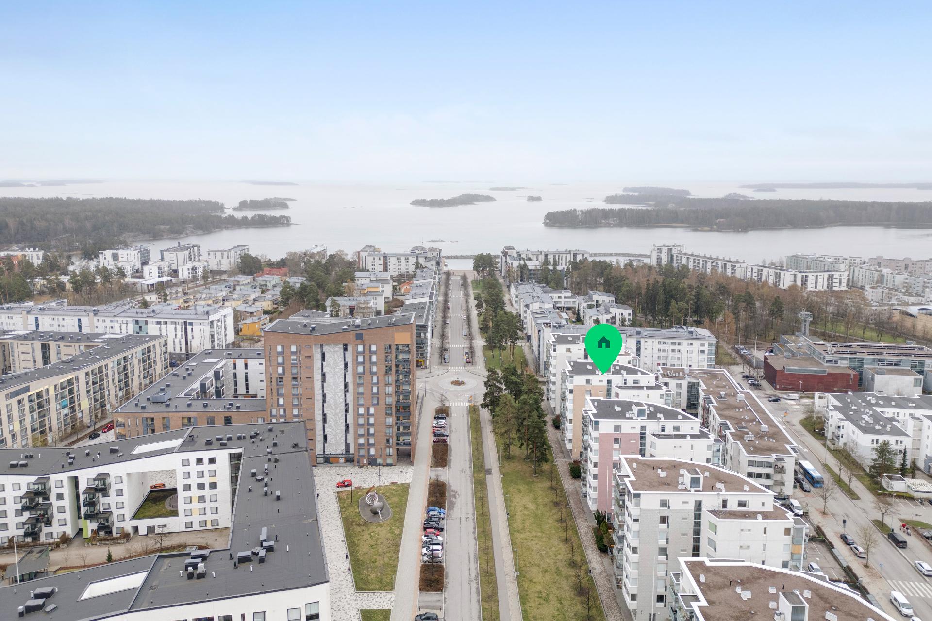 Meri ja uimaranta aivan lähellä!