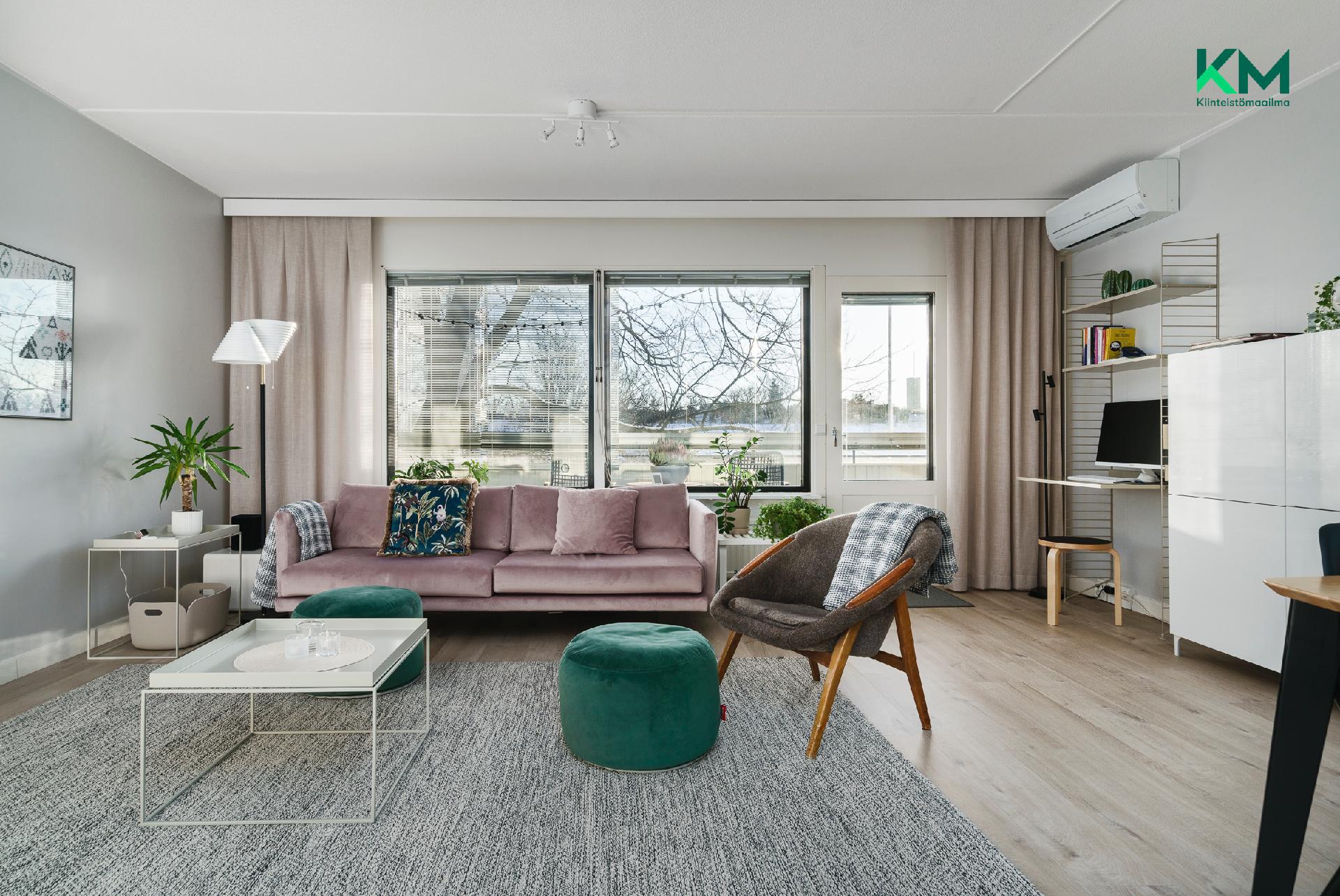 Olohuone sisustettuna