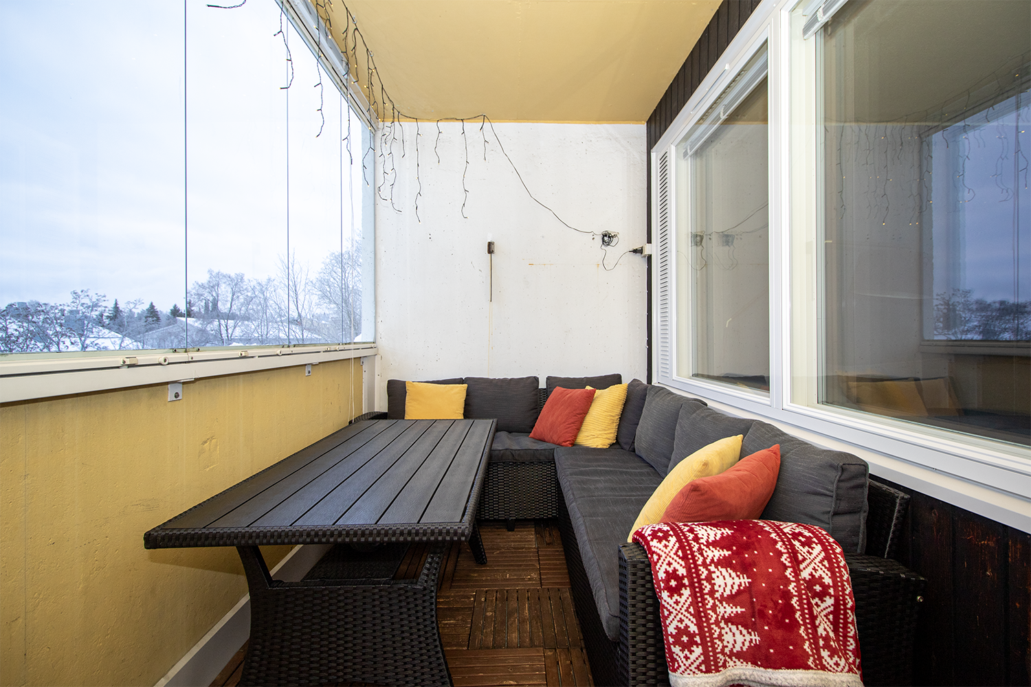 Parvekkeella hyvin tilaa.