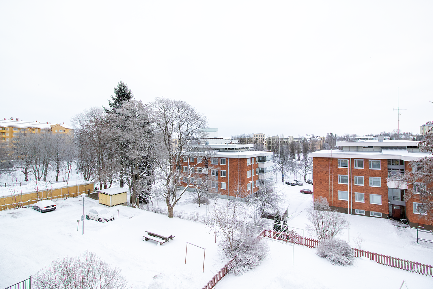 Näkymä Valkeisenlammen suuntaan.