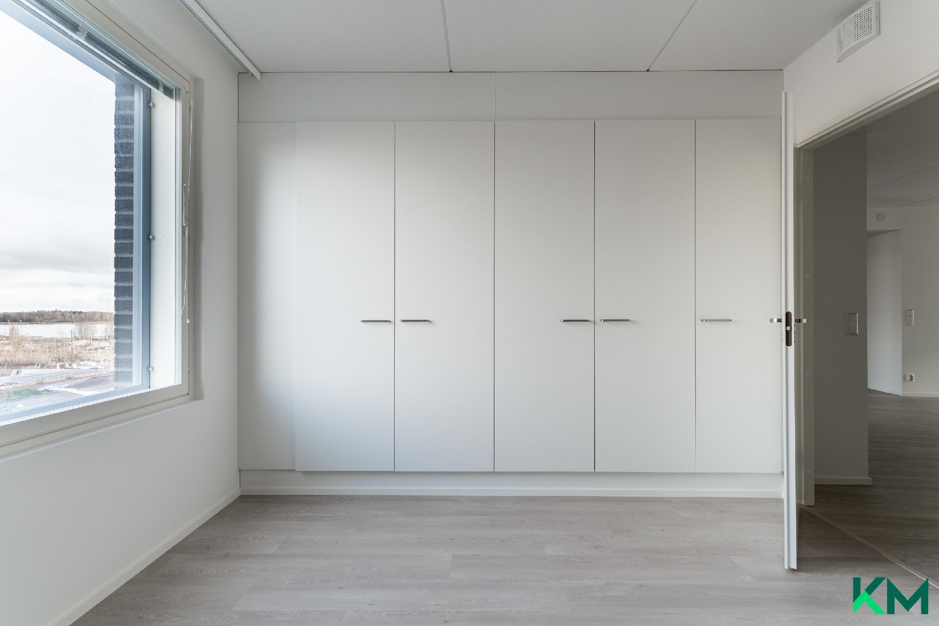 Iso ja avara makuuhuone