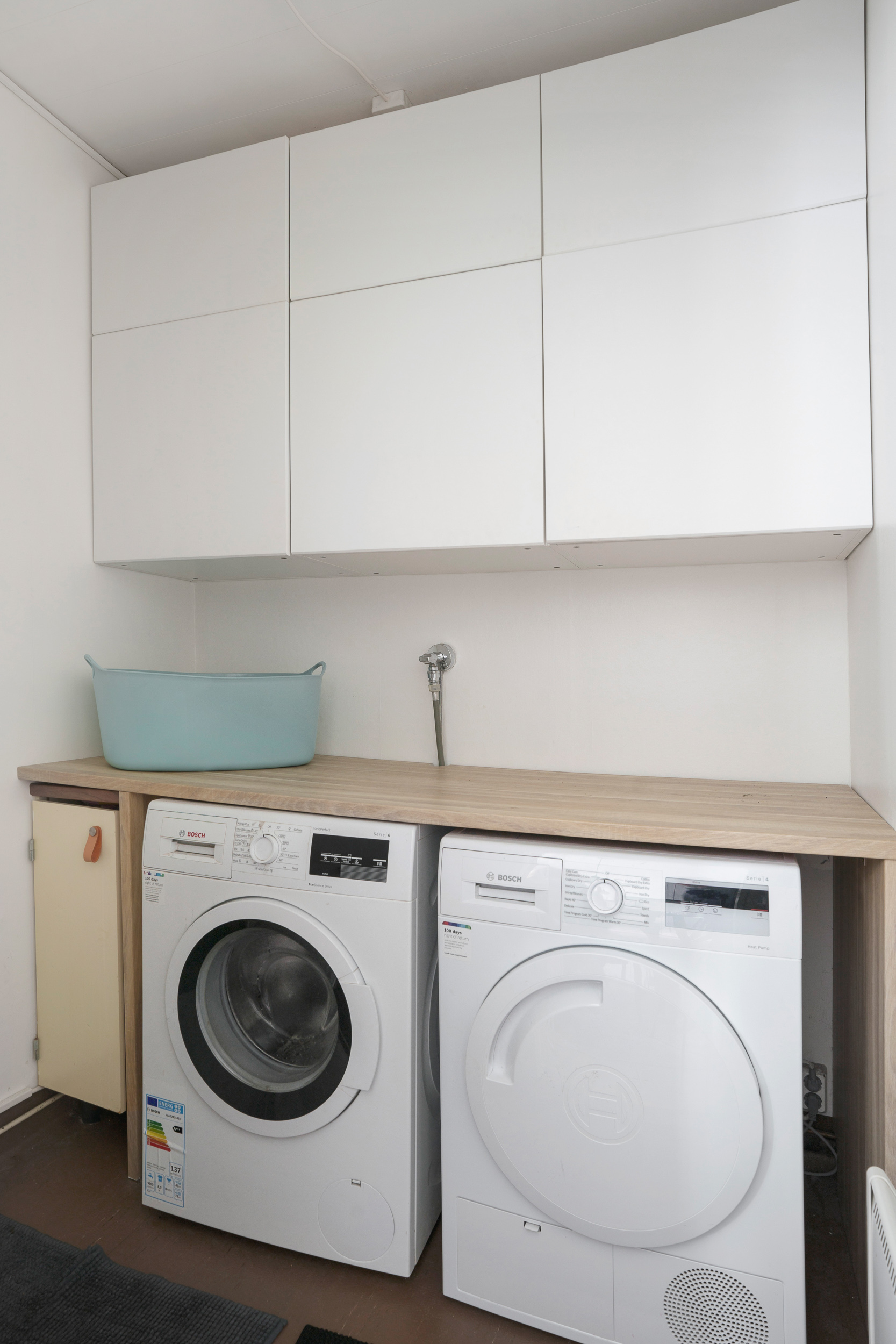 keittiön yhteydessä kodinhoitotila